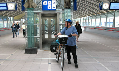 netherlands station paltform